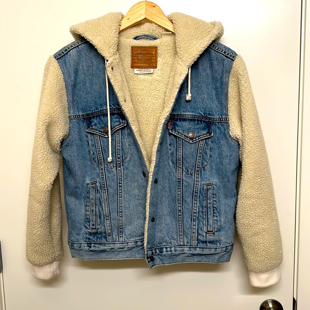 Levi’s Sherpa-lined and Hooded Denim Jacket Medium